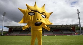 Nejděsivější fotbalový maskot na světě. Který klub chce strašit děti?