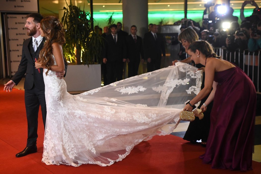 Messiho manželka Antonella předvedla krásu svých svatebních šatů