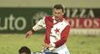 2001. Milan Baroš v dresu Baníku při ligovém utkání na Slavii.