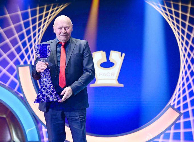 Domluvili kouče v kladenském penzionu? Koubka vyfotili u stolu s Nedvědem a Grygerou Domluvili kouče v kladenském penzionu? Koubka vyfotili u stolu s Nedvědem a Grygerou