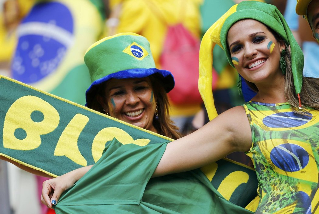Brazilky jsou na stadionech jako na karnevalu.