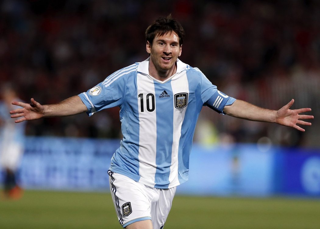 Jeden ze dvou nejlepších fotbalistů světa Lionel Messi potáhne Argentinu.