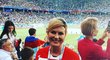 Chorvatská prezidentka Kolinda Grabar-Kitarovič povzbuzuje národní tým na mistrovství světa.