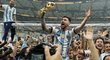 Zavalen trofejemi. Kariéra Lionela Messiho je unikátní. Zavalen trofejemi. Kariéra Lionela Messiho je unikátní.