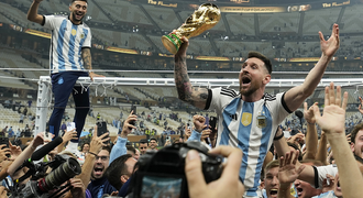 Messiho unikátní sbírka trofejí: Tak kdo máte víc?