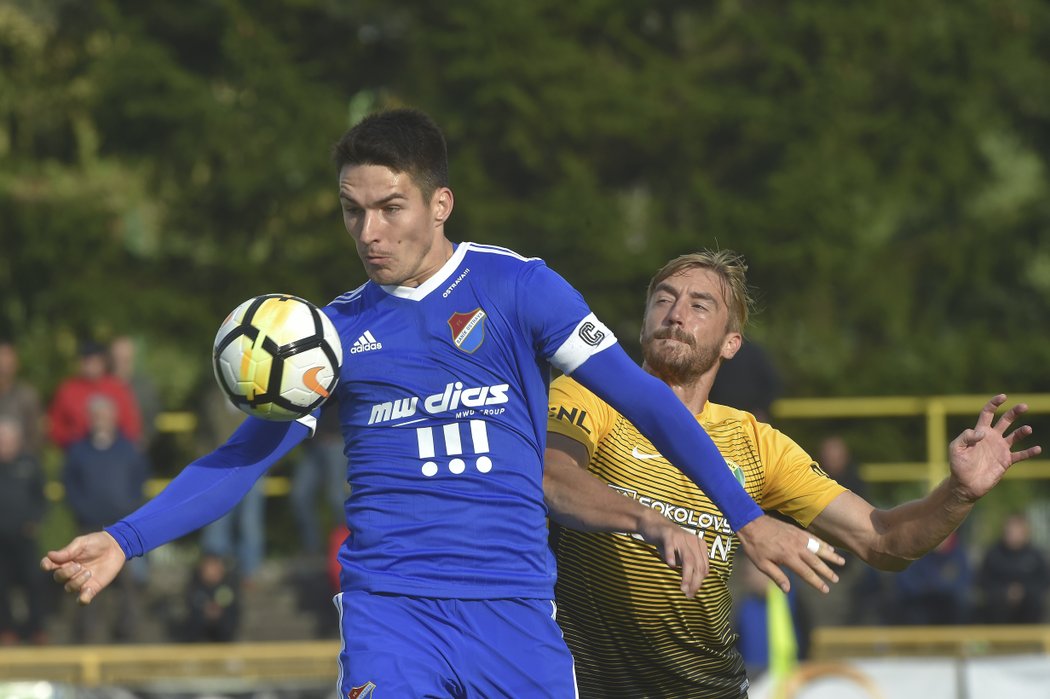 Robert Hrubý byl kapitánem Baníku Ostrava v pohárovém utkání v Sokolově