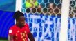 Michy Batshuayi a začátek jeho nepovedené gólové oslavy v utkání proti Anglii