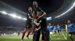 Chorvatští fotbalisté slaví gól Maria Mandžukiče v prodloužení semifinále proti Anglii