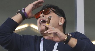 Maradona utěšoval Messiho: My na úvod prohráli a došli do finále