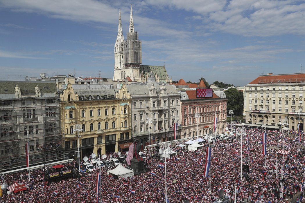 Zaplněné náměstí v Záhřebu povzbuzovalo Chorvatsko ve finále MS