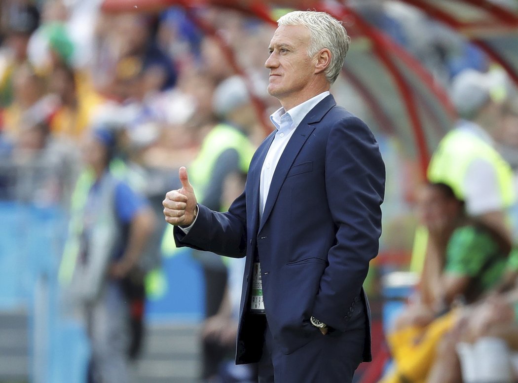 Trenér Francie Didier Deschamps při zápase proti Austrálii