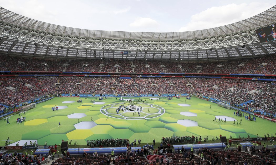 Moskevský stadion při slavnostním zahájení mistrovství světa