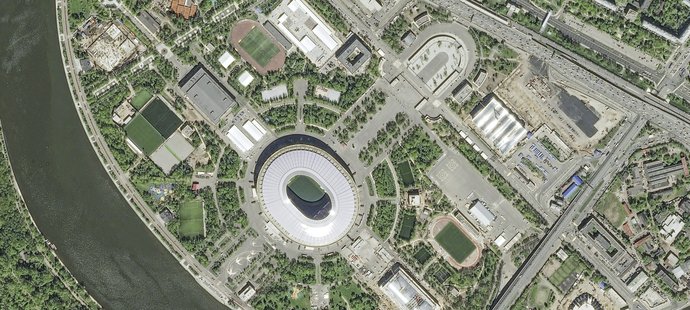 Moskva, stadion Lužniki. Kapacita: 81 006, největší stadion bude hostit finále.