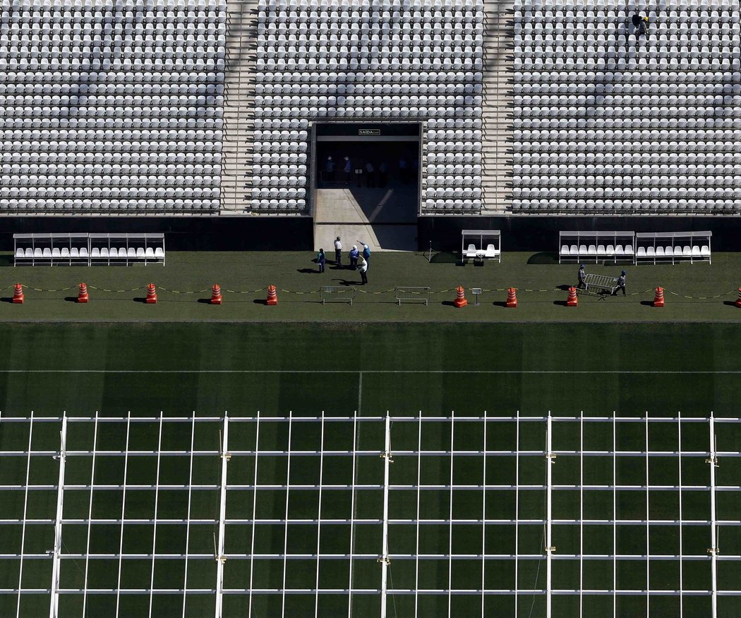 Přípravy na stadionu v Sao Paulu probíhaly na poslední chvíli