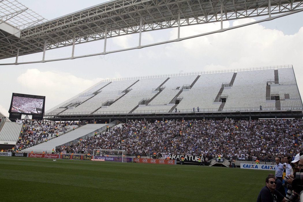 Při testech byla na stadionu v Sao Paulu zatížena pouze část tribun