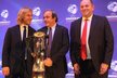 Pavel Nedvěd, předseda UEFA Michel Platini a šéf českého fotbalu Miroslav Pelta při losu ME do 21 let v Praze
