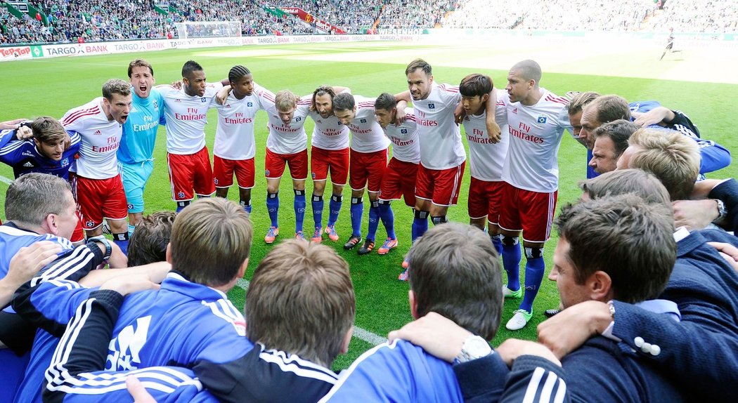 Fotbalisté HSV před zápase s Werderem Brémy, v sestavě Hamburku nechyběl ani český reprezentant Petr Jiráček