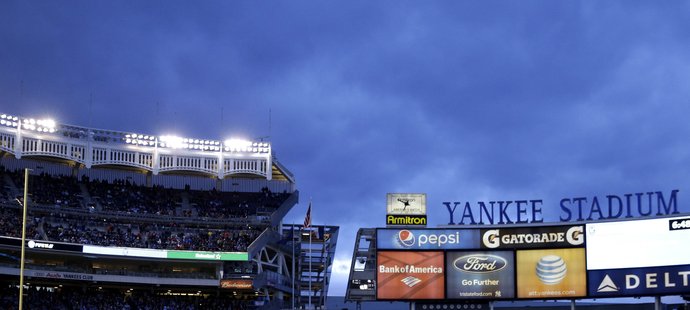 New York City hraje domácí zápasu na stadionu baseballistů Yankees