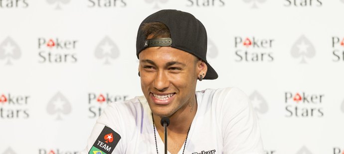 Neymar se chce prosadit za pokerovým stolem.