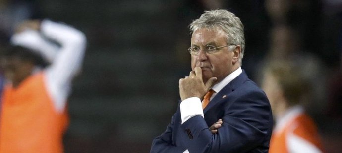 Trenér Nizozemska Guus Hiddink je v případě další porážky připravený rezignovat