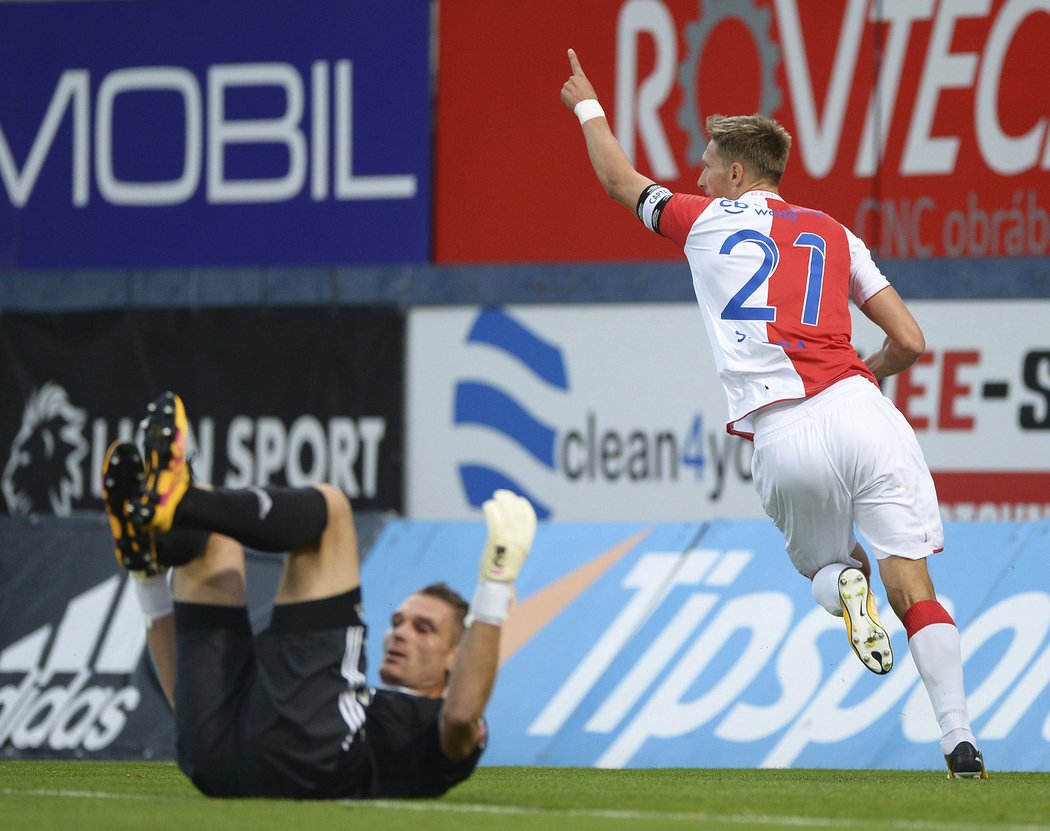 Milan Škoda slaví vedoucí gól Slavie