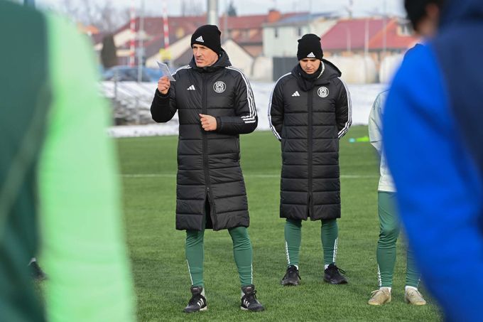 Sejk by nás zajímal, o Vašulína budeme usilovat, řekl Janotka. Co Ewerton a Sigma? Sejk by nás zajímal, o Vašulína budeme usilovat, řekl Janotka. Co Ewerton a Sigma?