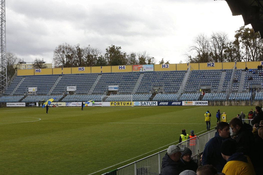 Místa pro fanoušky Baníku Ostrava zůstala v Opavě téměř prázdná