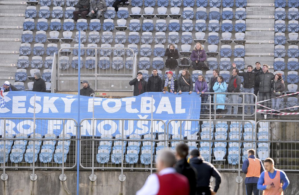 Sektor fanoušků Baníku Ostrava zůstal v Opavě prakticky prázdný