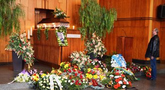 Pohřeb Cviertny: Titul z roku 2004 patří i tobě, neslo se smuteční síní