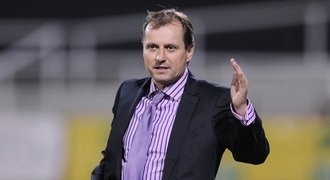 Baník Ostrava vyhodil trenéra Pulpita, pustil si pusu na špacír