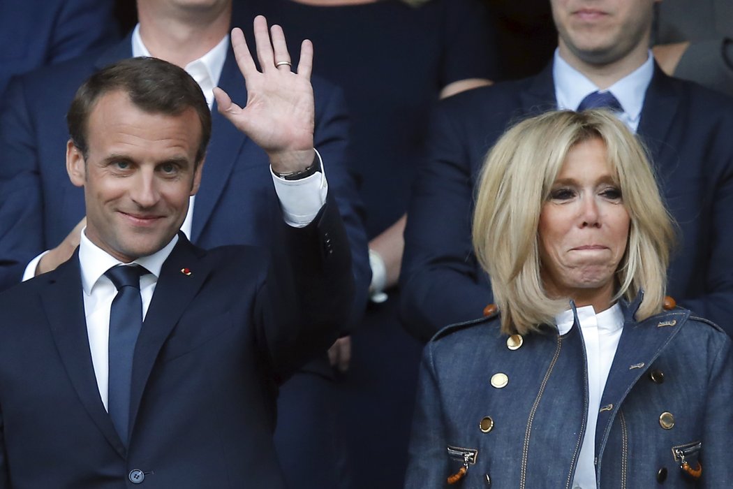 Na pohárové finále dorazil také francouzský prezident Emmanuel Macron s manželkou