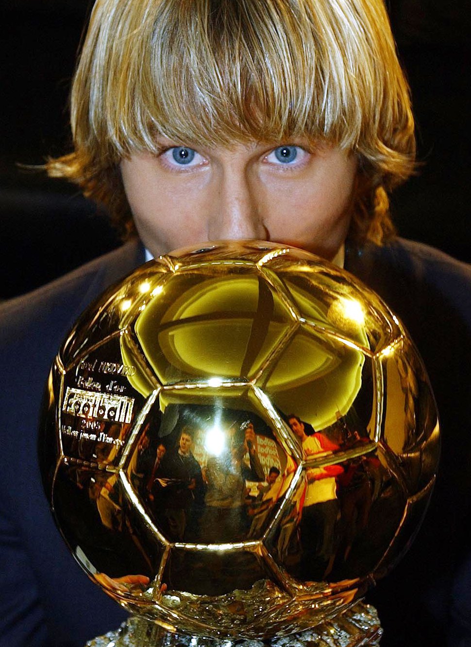 2003. Vrcholný moment. Pavel Nedvěd jako vítěz ankety Zlatý míč pro nejlepšího