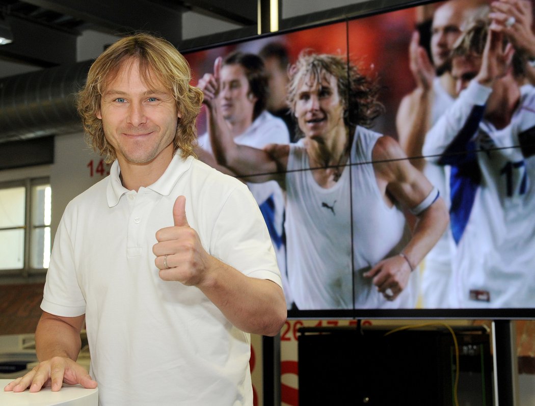 2013. Pavel Nedvěd vstoupil do Síně slávy deníku Sport.