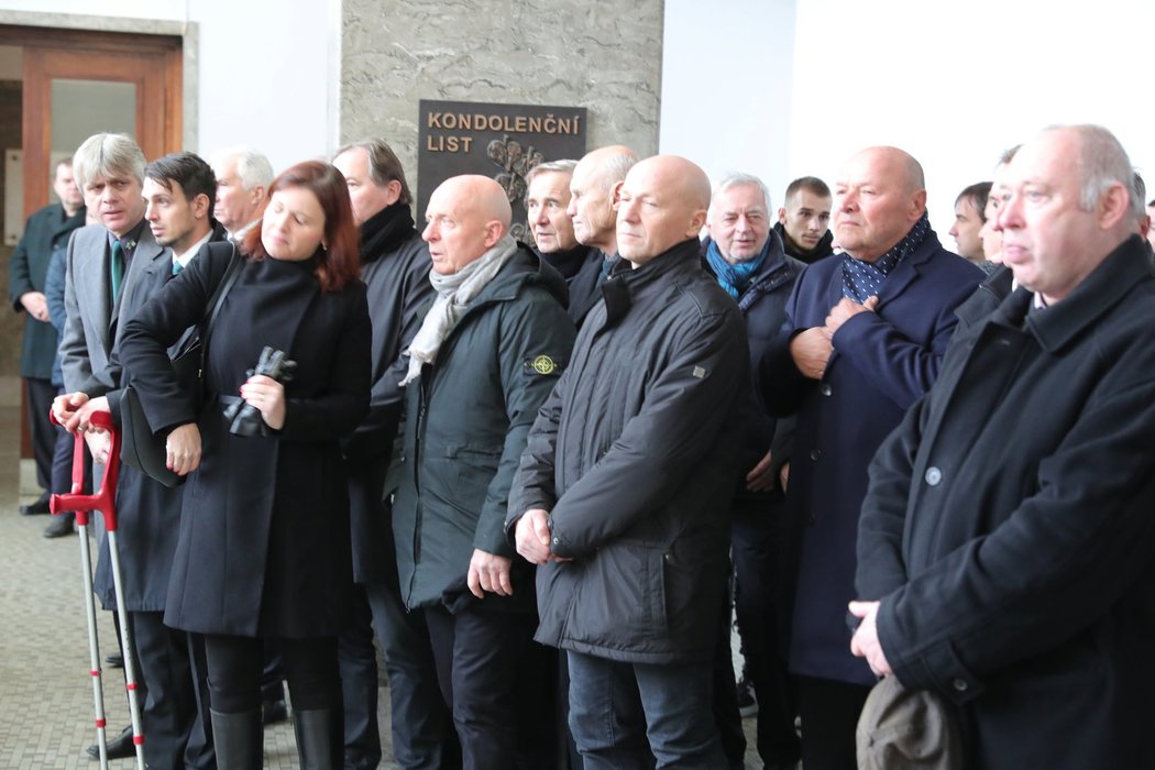 Mezi smutečními hosty nechyběl ani trenér národního týmu Karel Jarolím.