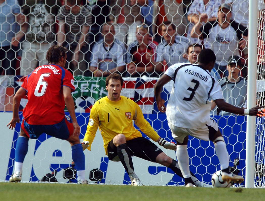 2006. Prohra s Ghanou 0:2 na MS 2006. Díky Petru Čechovi nebyla ještě mnohem vyšší.