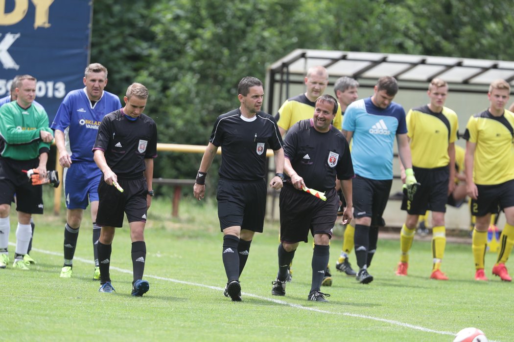 Mezi arbitry panovala pohodová atmosféra. Pilný pískal utkání velmi dobře.