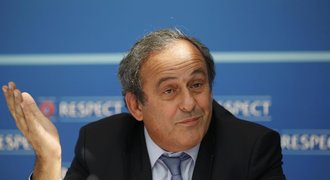 Nový šéf fotbalu? FIFA schválila pět kandidátů, zatím chybí Platini