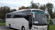 Autobus, kterým přijeli fotbalisté Plzně k předzápasovému tréninku v Petrohradu