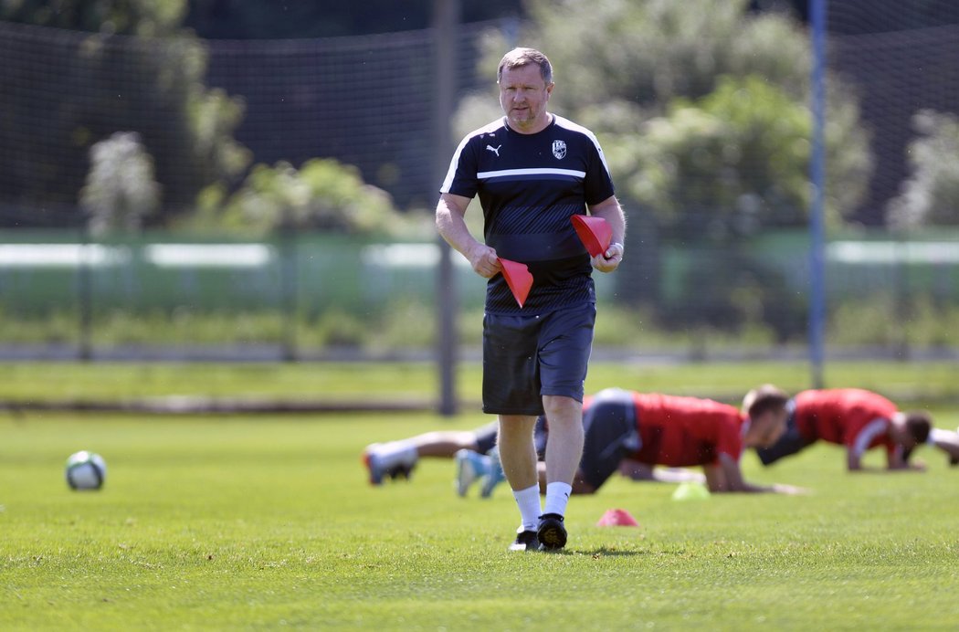 Trenér Pavel Vrba při prvním tréninku Plzně před novou sezonou