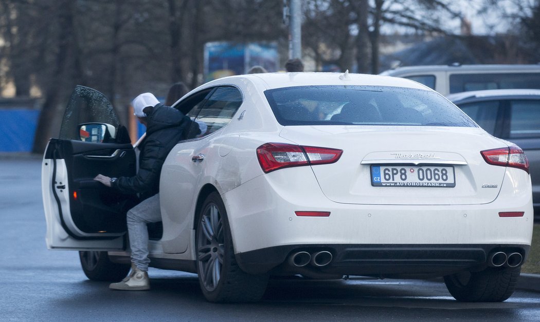 Zeman se vozí v Maserati za 2 miliony korun.