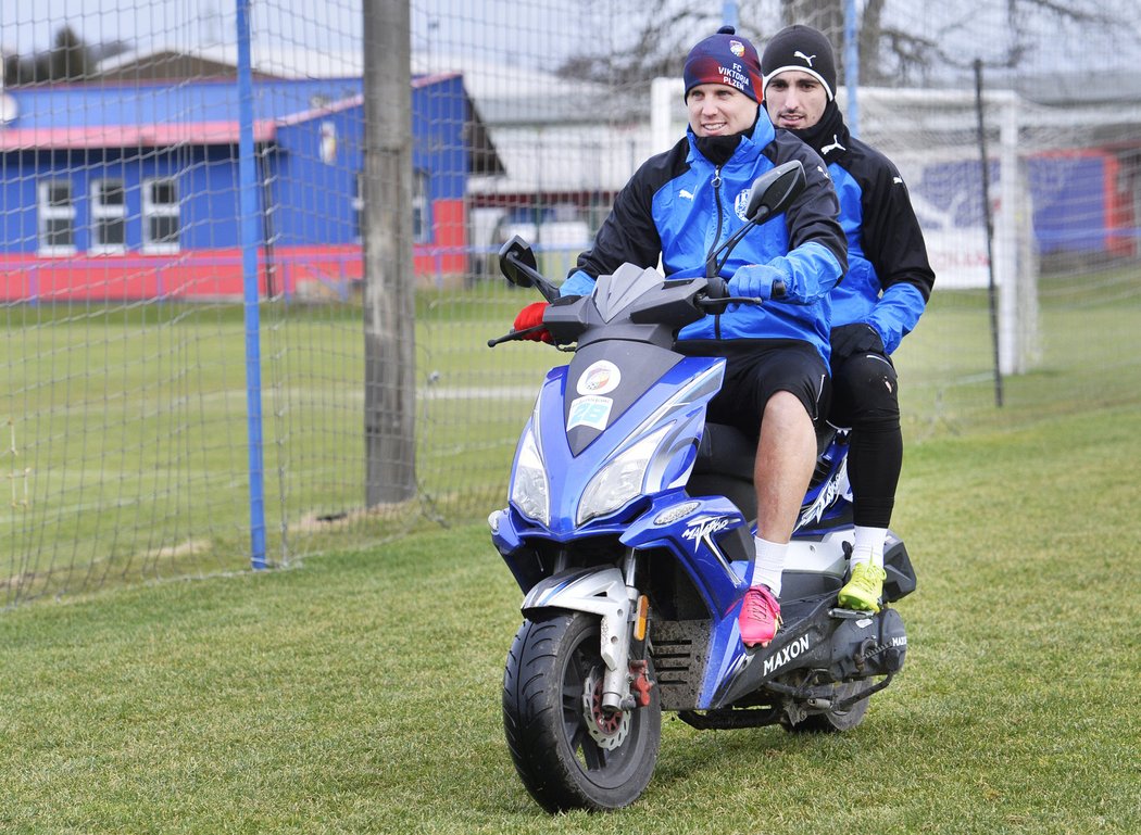 Na plzeňský trénink přivezl obránce David Limberský záložníka Martina Zemana