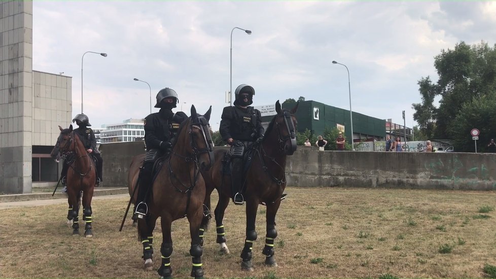 Pochod fotbalových fanoušků z Opavy na zápas se Spartou.