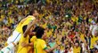 Fotbalisté Brazílie oslavují před fanoušky triumf v Poháru FIFA
