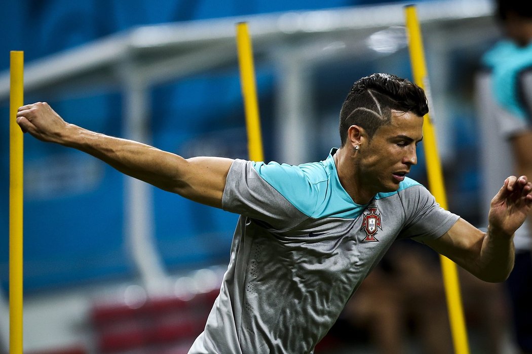 Cristiano Ronaldo na předzápasovém tréninku před utkáním Portugalska s USA