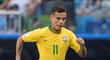 Opora Brazílie Philippe Coutinho peláší s míčem