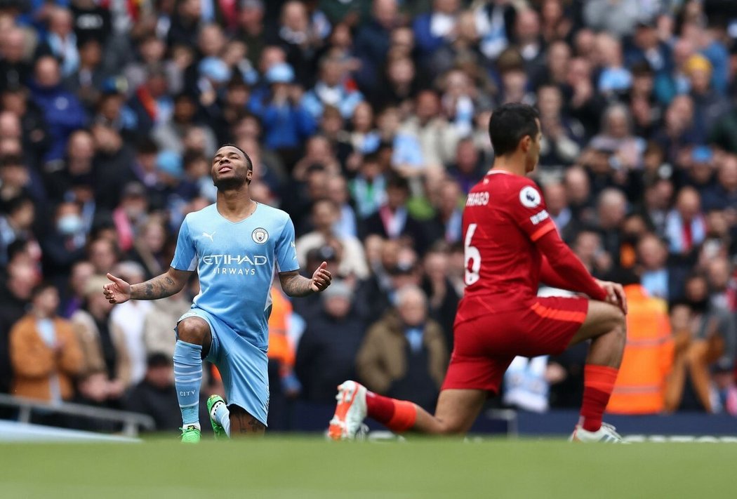 Pokleknutí už v Premier League před zápasem končí