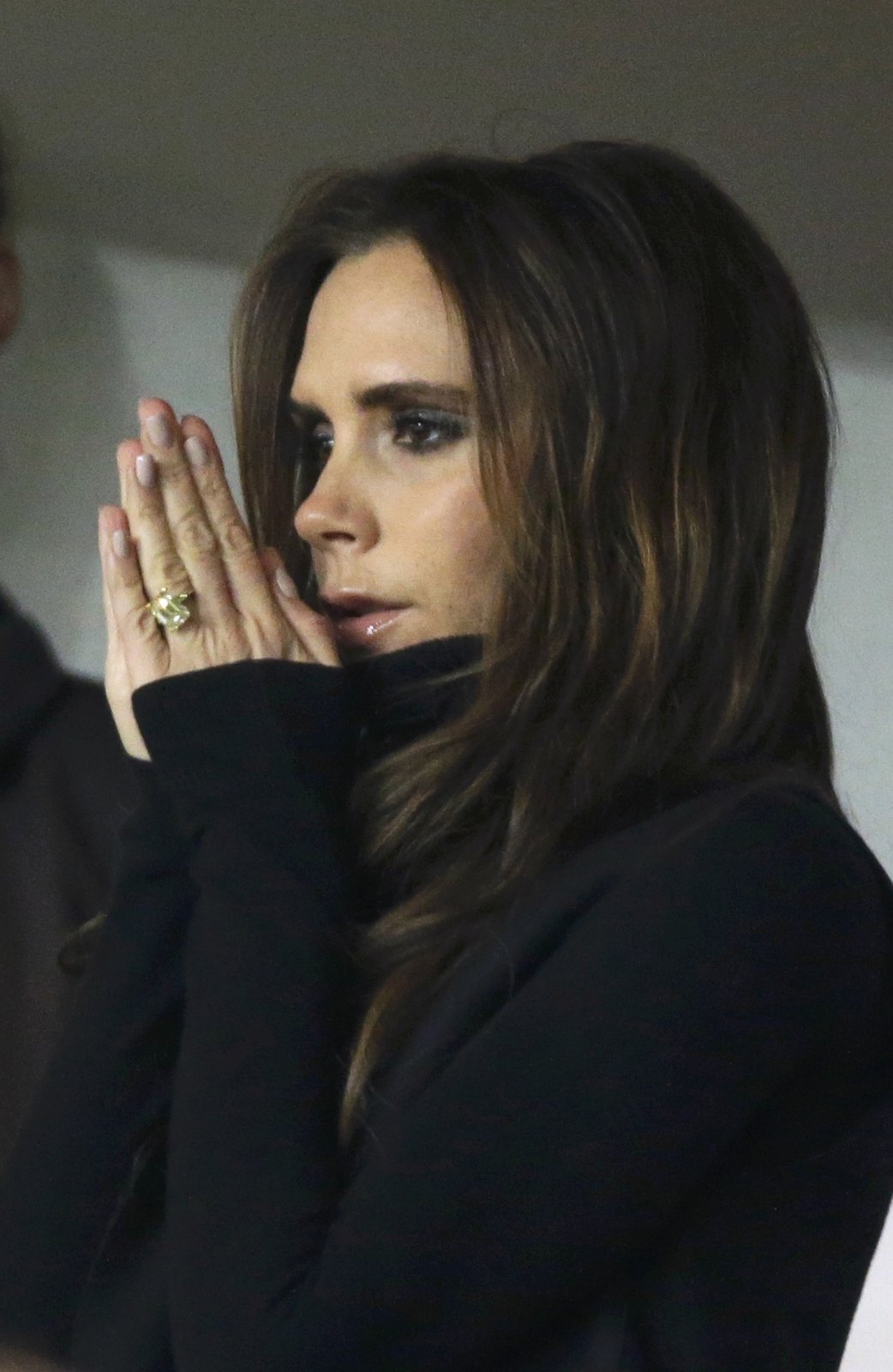 Bývalá popová hvězda Victoria Beckhamová držela na tribuně palce svému manželovi při jeho debutu za PSG
