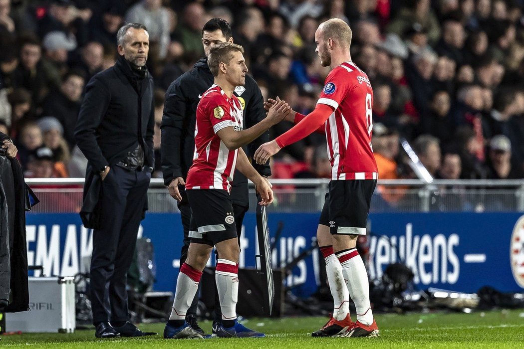 Michal Sadílek právě nastupuje k prvnímu ligovému zápasu za PSV Eindhoven