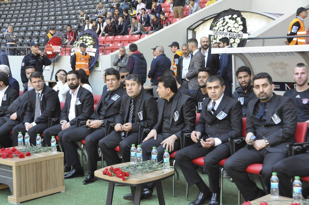 Fotbalisté a hráči Gaziantepsporu se loučili s Františkem Rajtoralem