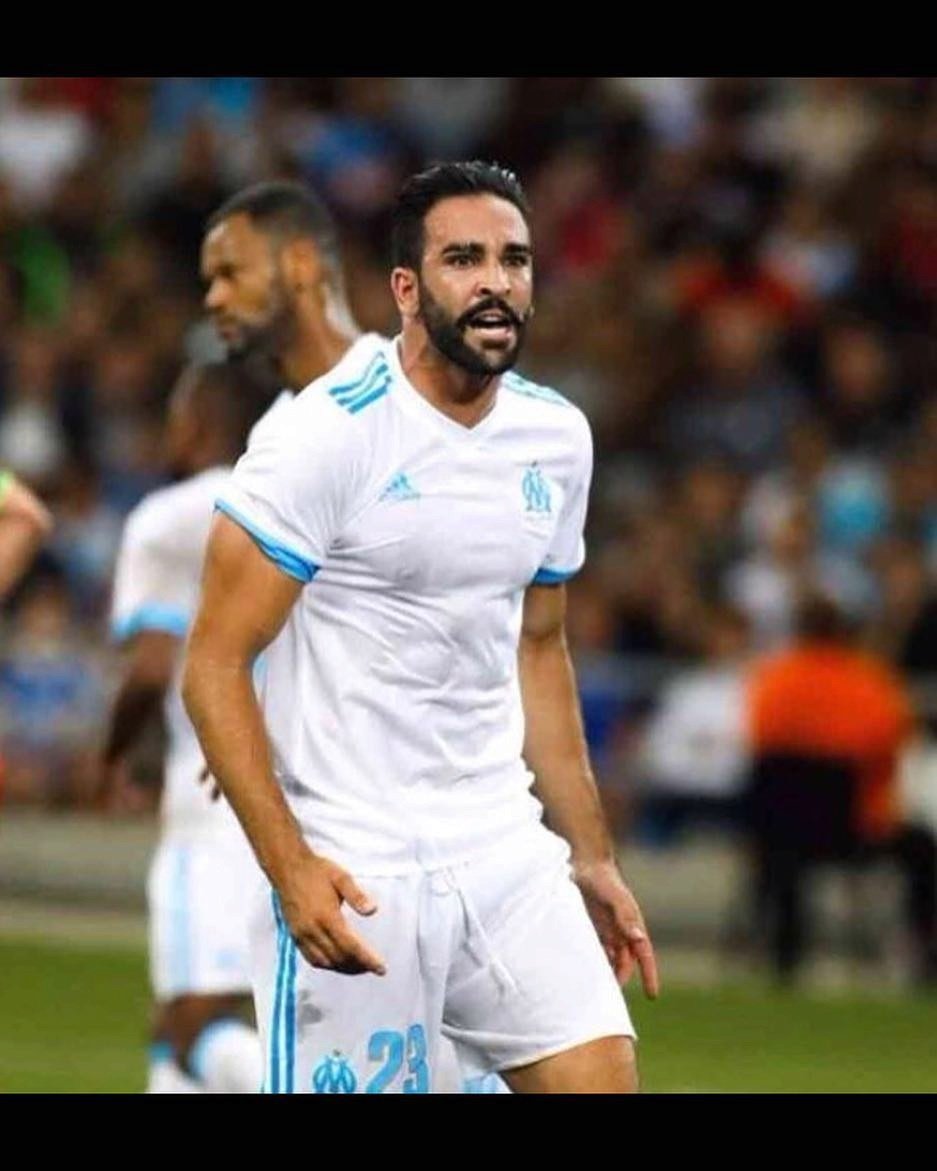 Adil Rami hraje za Marseille.